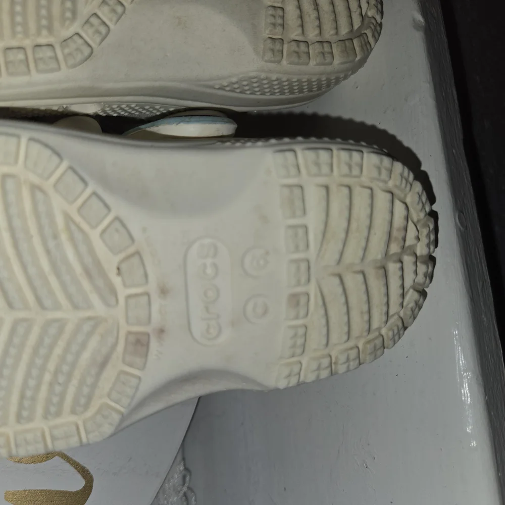 Unicorn Rainbow And Cream Toddler CROCS SIZE 6 - Picture 6 of 6